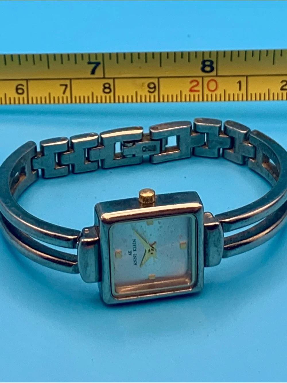 AK ANNE KLEIN 10/6355 Women’s Fashion Bracelet Quartz Wristwatch Works New Batt